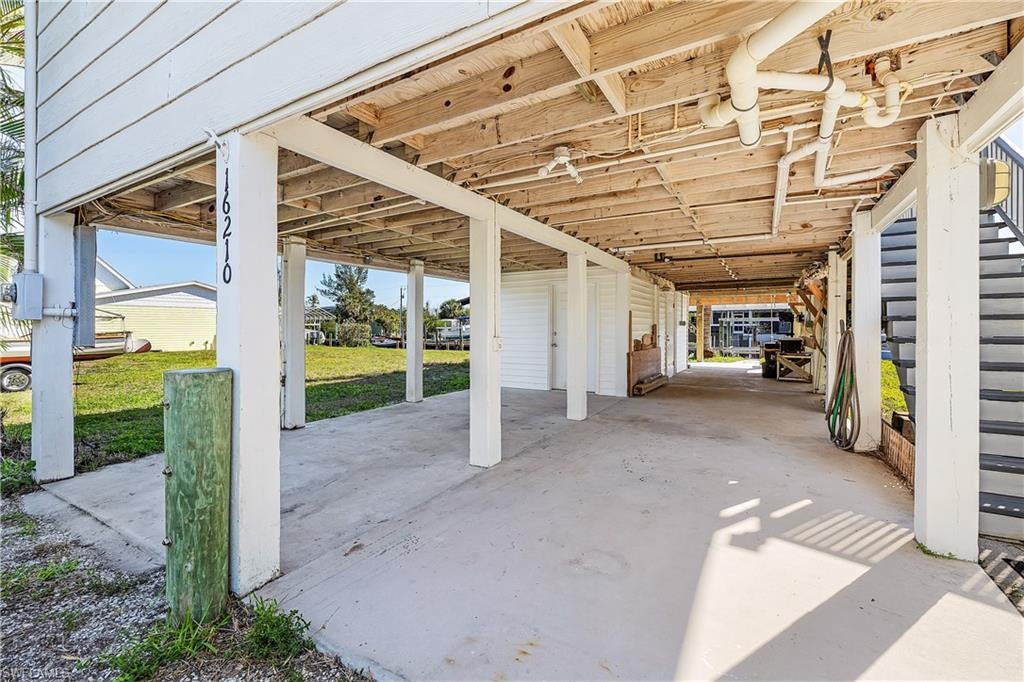 HOLIDAY HARBOR - Residential