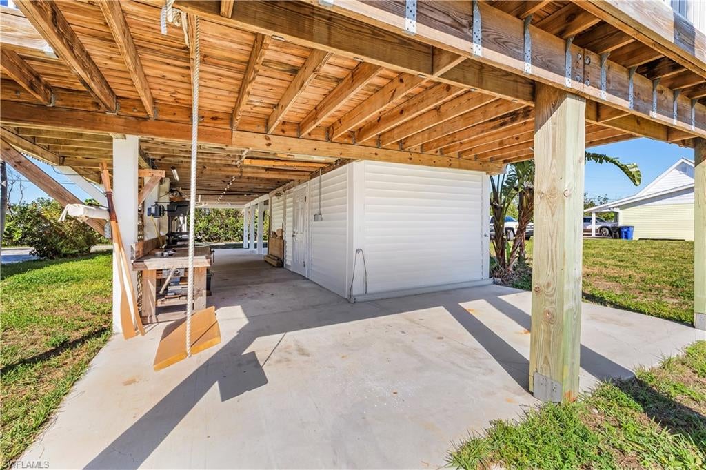 HOLIDAY HARBOR - Residential