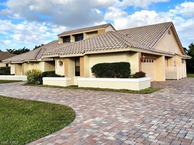 Spanish Wells is a gated golf community. Membership to the Golf and Country Club is optional. Spacious 2,329 square ft. 3 bedrooms plus den or office, 2 baths , circular paved driveway, oversized 2 car garage with plenty of storage space. Split bedroom floor plan offers privacy. Deep well for irrigation saves money. Many possibilities, make it your own, flip, customize. Zoned Air. remodeled kitchen and master bath. Fixer upper but priced accordingly. A single family home deal of a lifetime! Vacant, Supra keybox. Easy to show.