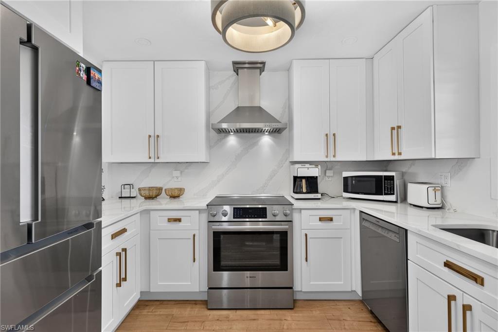 BAYSIDE VILLAS - Residential