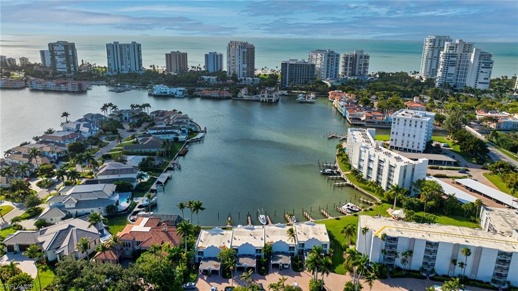 COLONY GARDENS - Residential