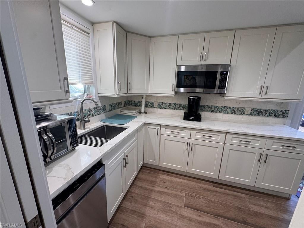 RIVERBEND MOTORCOACH RESORT - Land