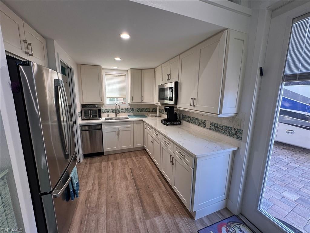 RIVERBEND MOTORCOACH RESORT - Land