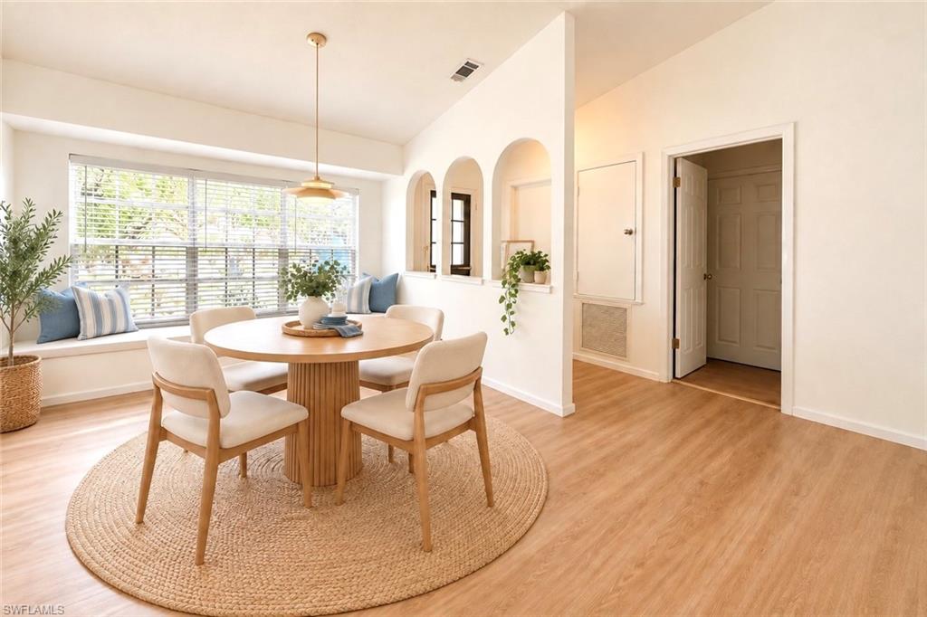 COUNTRY VILLAGE - Residential