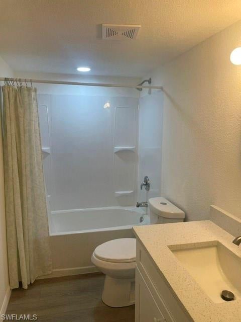 DAVIS WOODS CONDOMINIUM - Residential