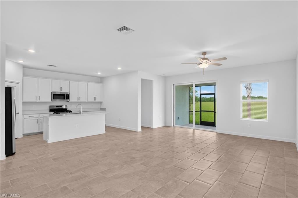 TUCKERS COVE - Residential