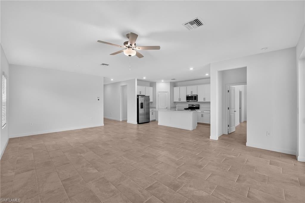 TUCKERS COVE - Residential
