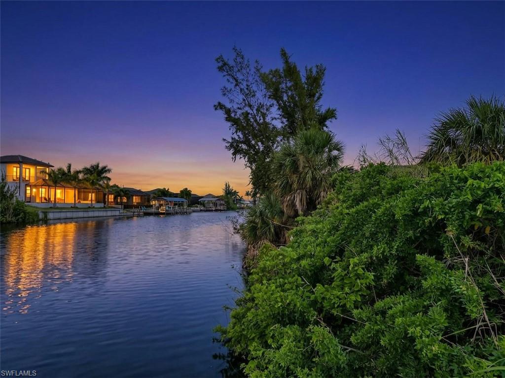 CAPE CORAL - Land