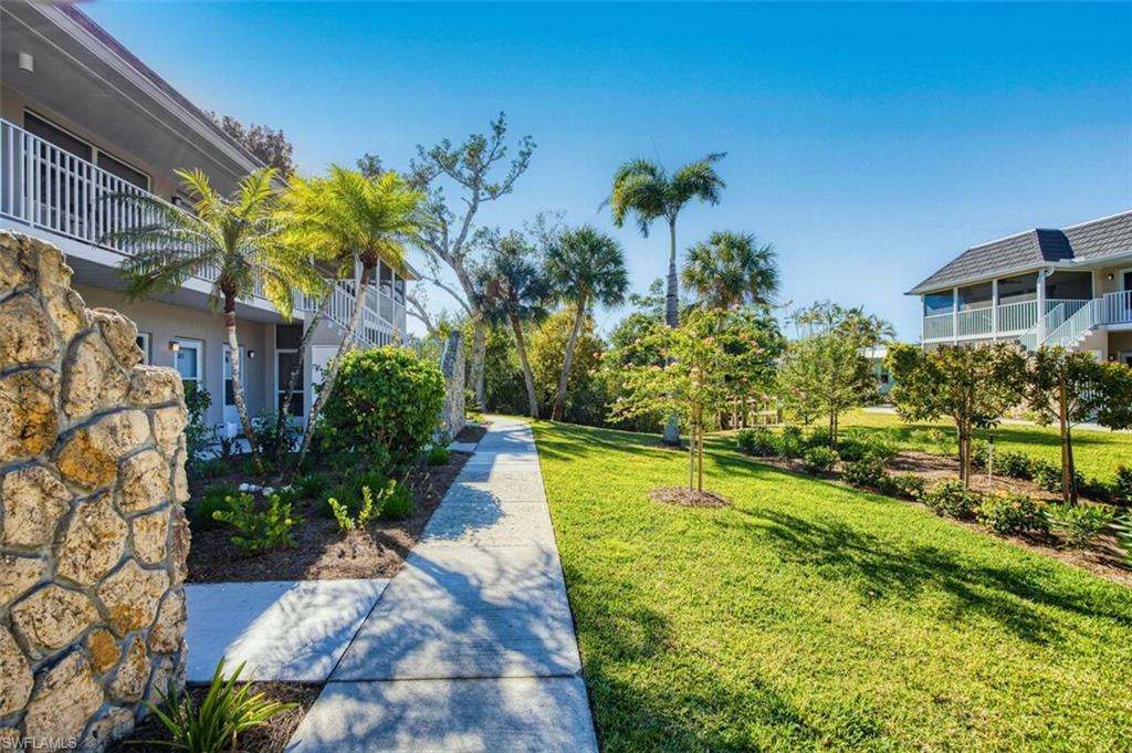 CAPTAINS WALK - Residential