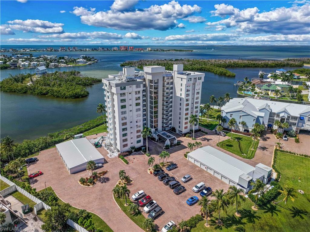 BOARDWALK CAPER - Residential