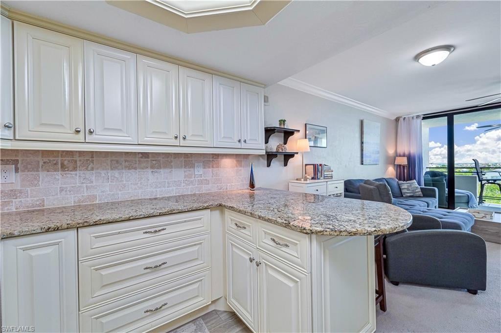 BOARDWALK CAPER - Residential