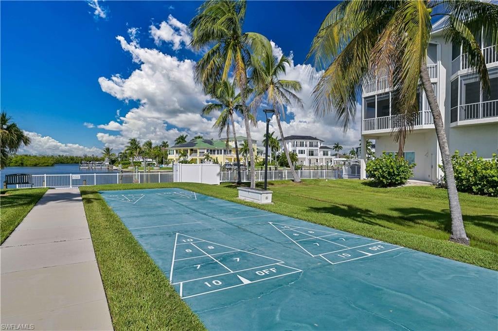 BOARDWALK CAPER - Residential