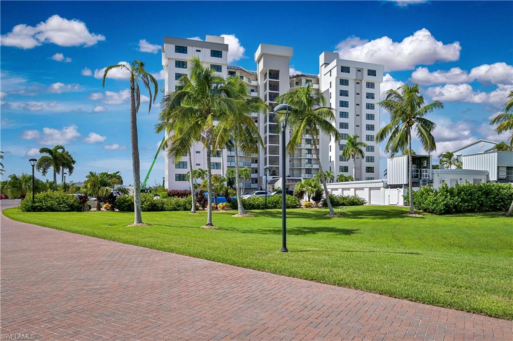 BOARDWALK CAPER - Residential