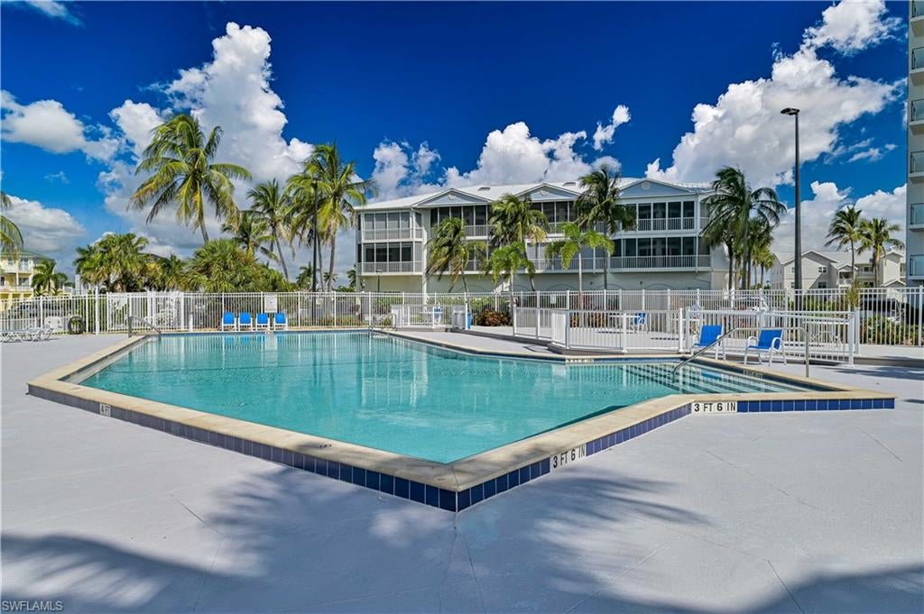 BOARDWALK CAPER - Residential