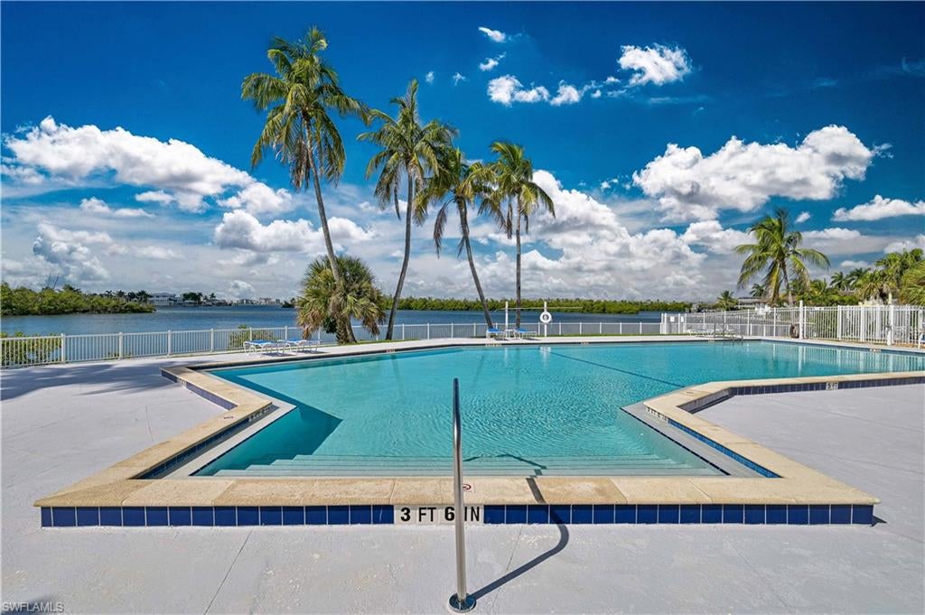 BOARDWALK CAPER - Residential