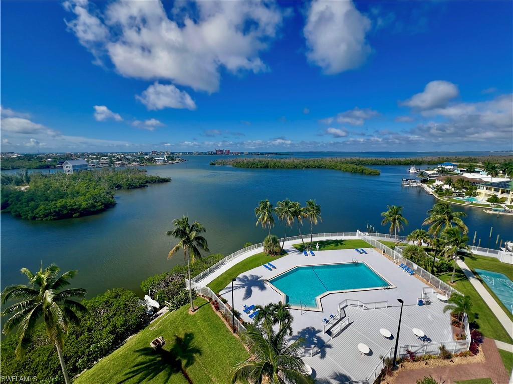 BOARDWALK CAPER - Residential