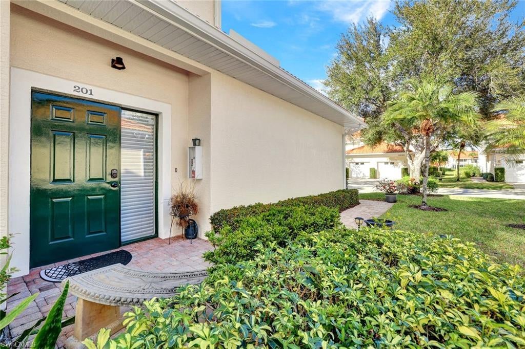IBIS POINTE - Residential