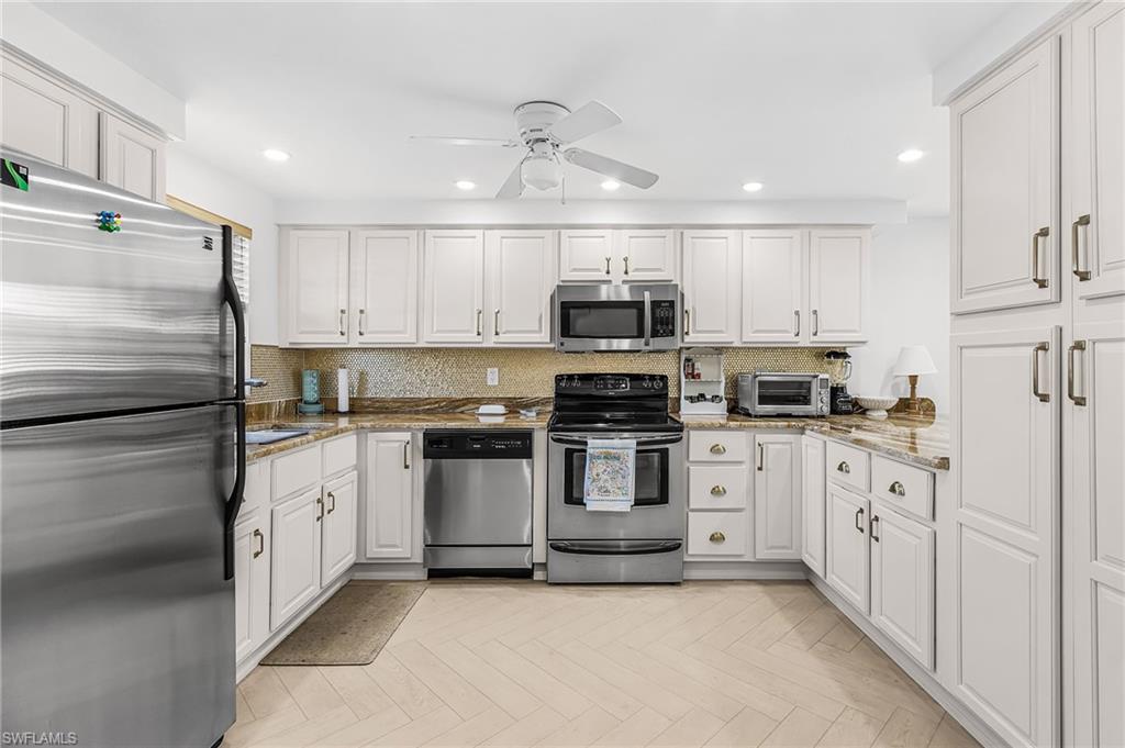 FOUNTAINS II - Residential Lease
