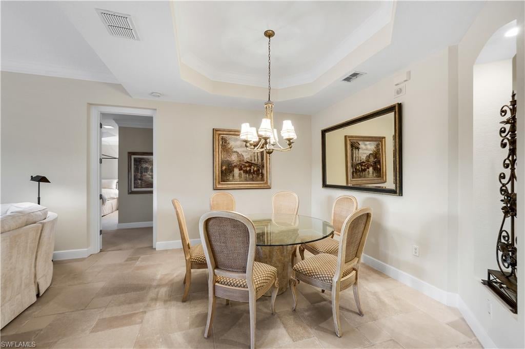 THE HAMPTONS - Residential