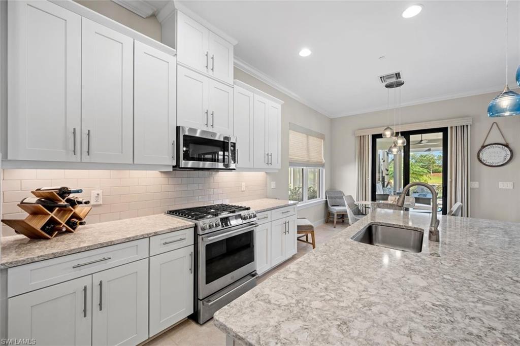 PEBBLE POINTE - Residential