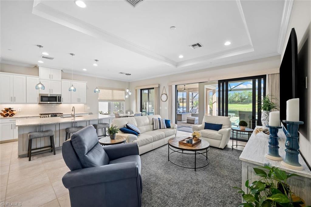 PEBBLE POINTE - Residential
