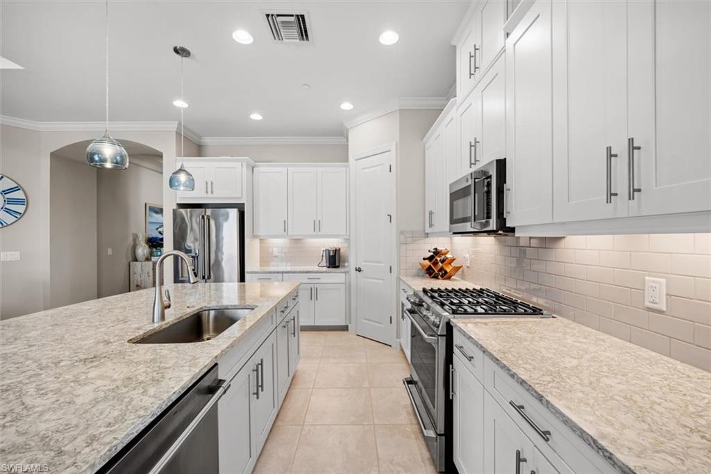 PEBBLE POINTE - Residential
