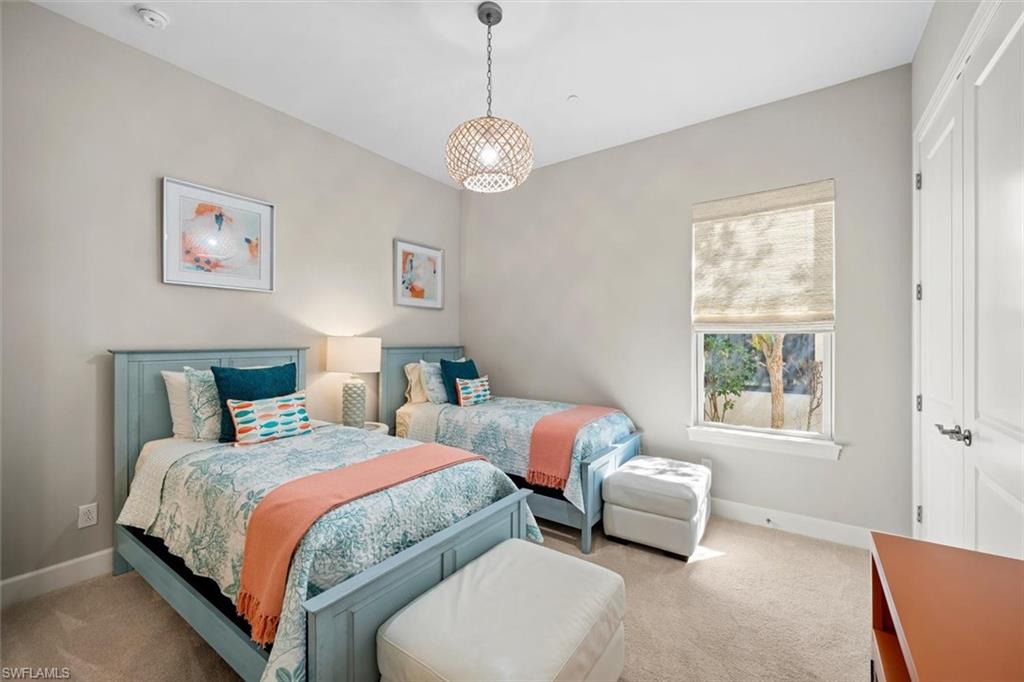 PEBBLE POINTE - Residential