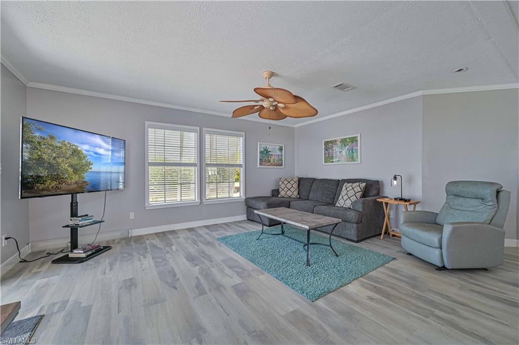 BAYSIDE ESTATES - Residential