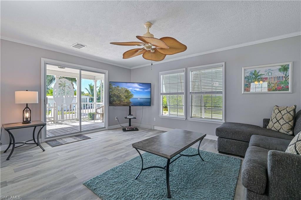 BAYSIDE ESTATES - Residential