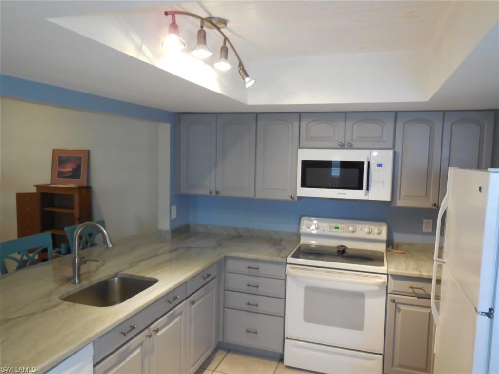 VILLAS AT QUAIL RUN - Residential