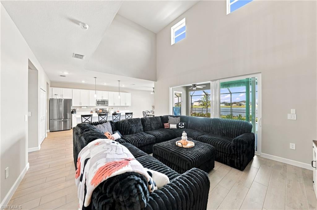 TUCKERS COVE - Residential