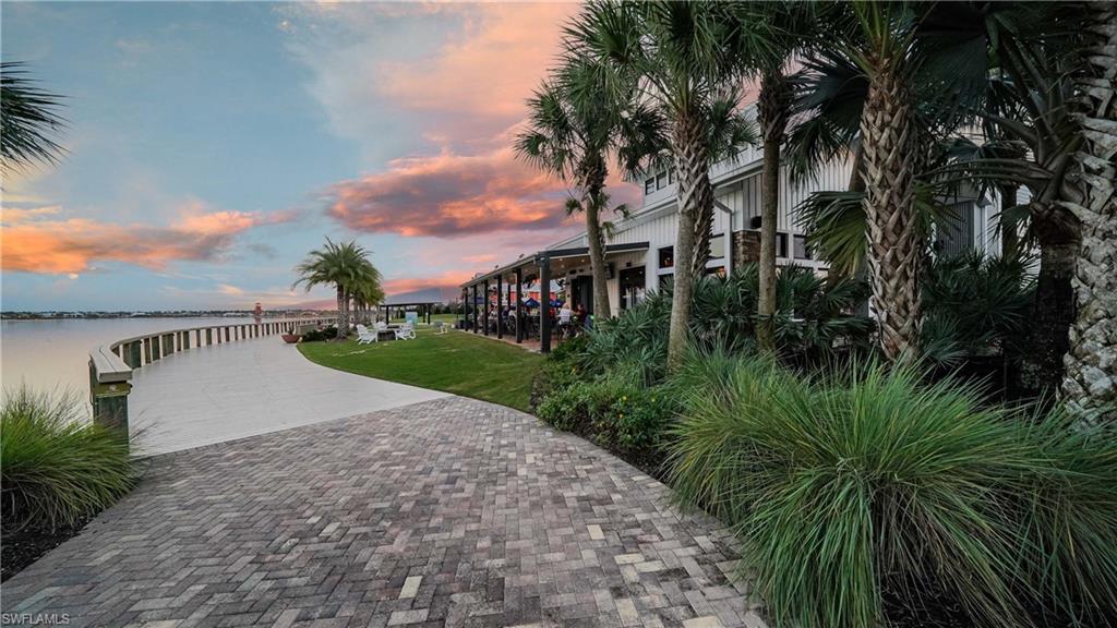 TUCKERS COVE - Residential