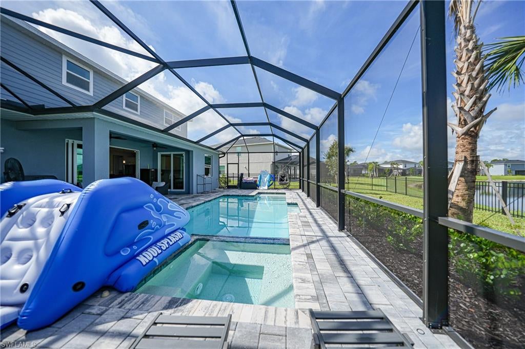 TUCKERS COVE - Residential