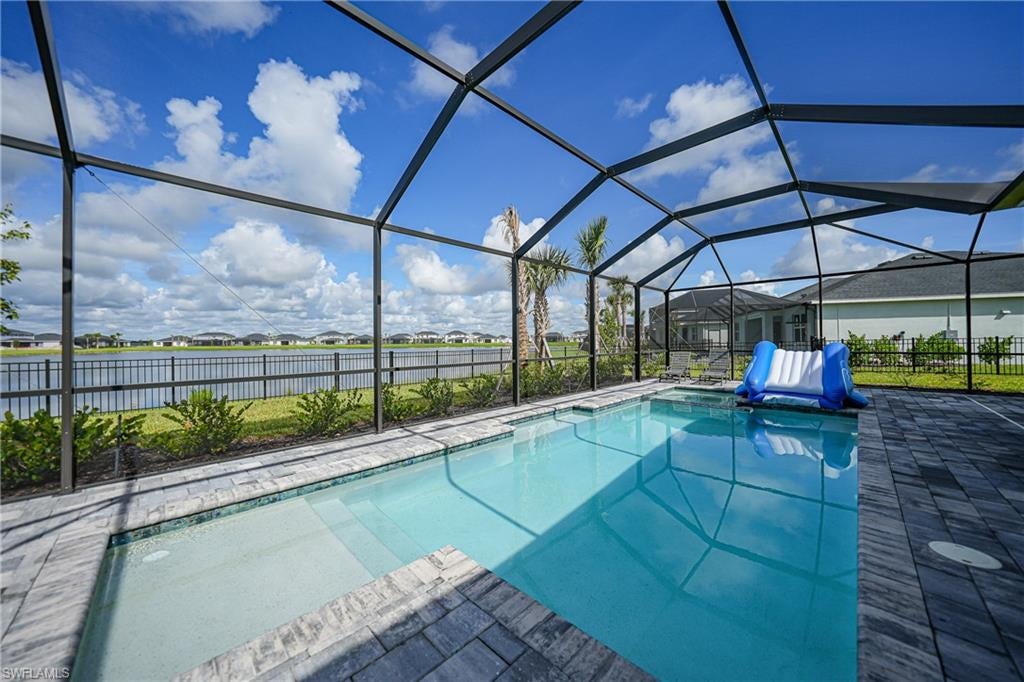 TUCKERS COVE - Residential
