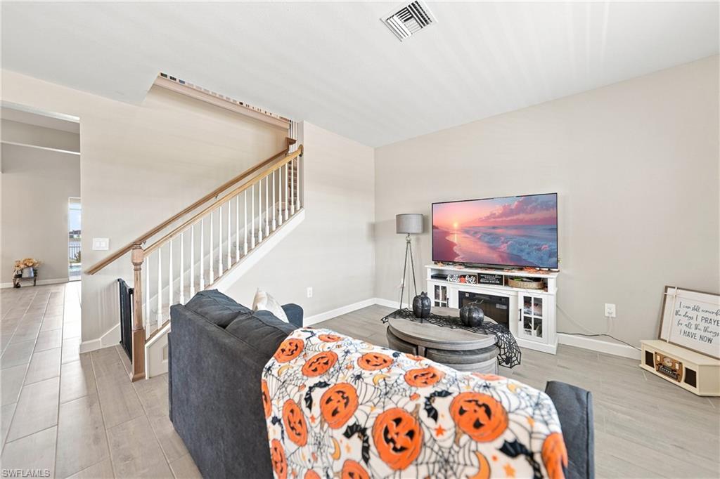TUCKERS COVE - Residential
