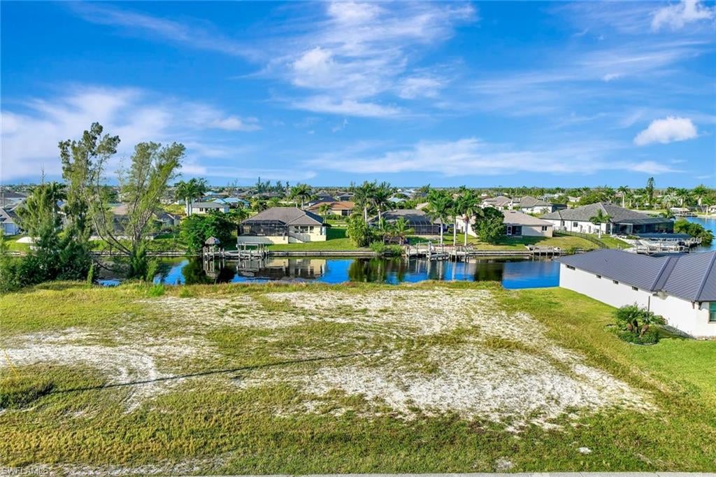 CAPE CORAL - Land