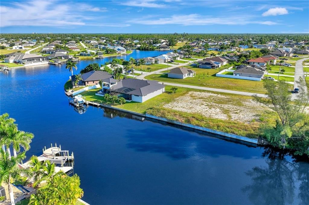 CAPE CORAL - Land