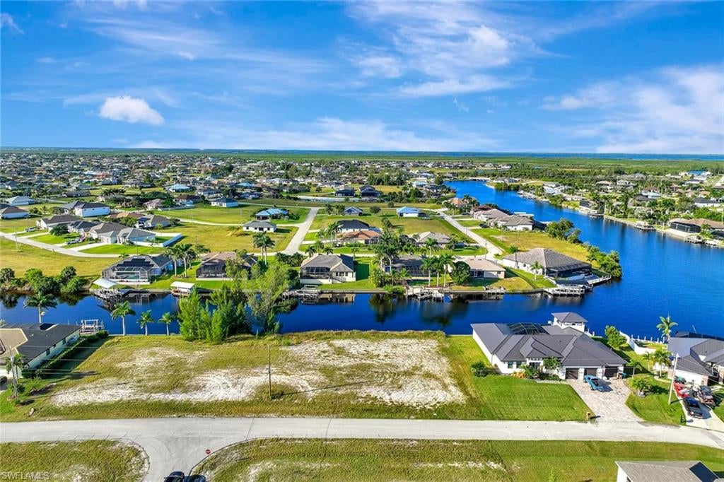 CAPE CORAL - Land