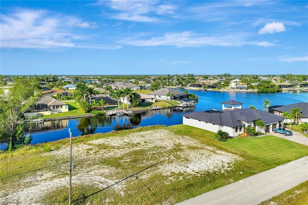 CAPE CORAL - Land