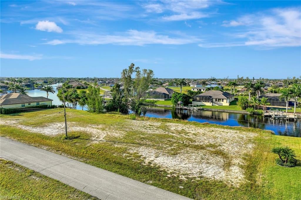 CAPE CORAL - Land