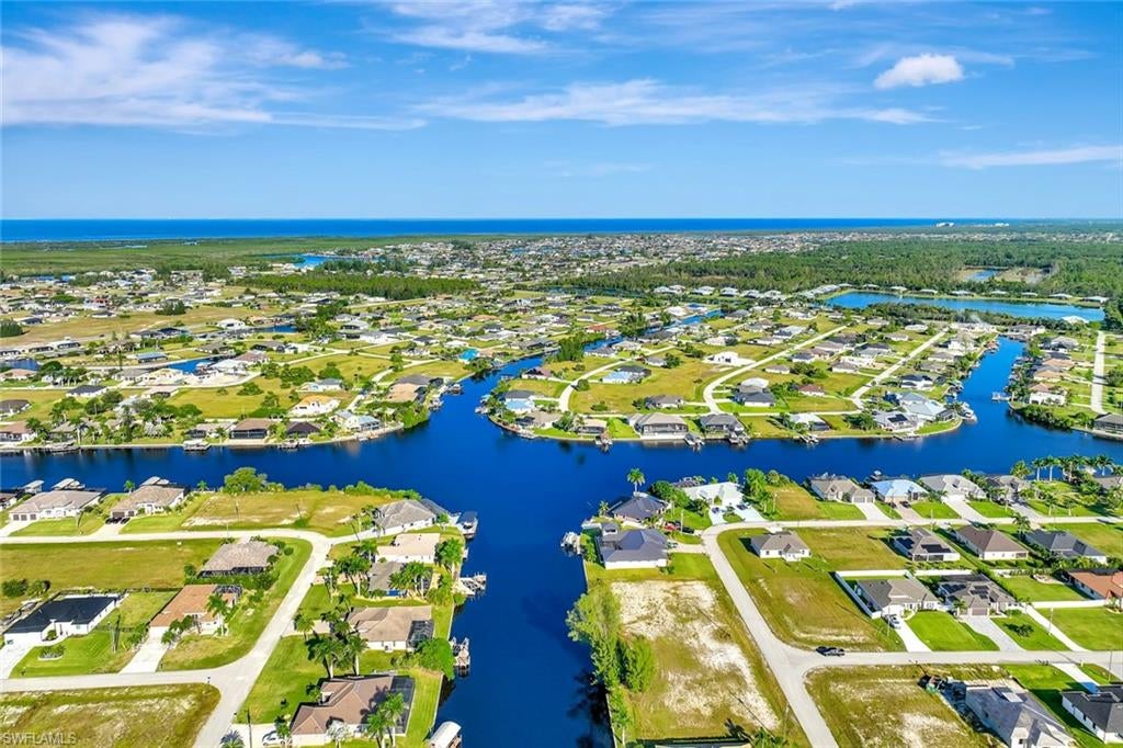CAPE CORAL - Land