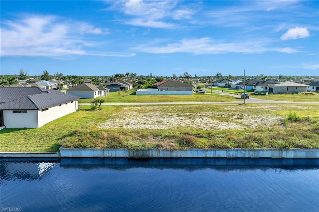 CAPE CORAL - Land