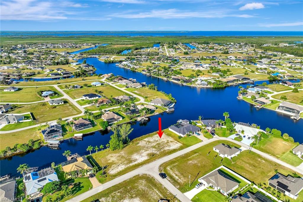 CAPE CORAL - Land