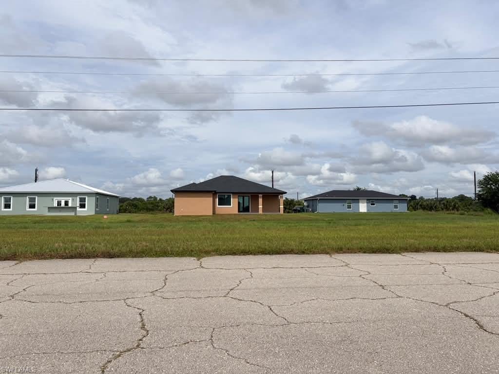 BANYAN VILLAGE - Residential