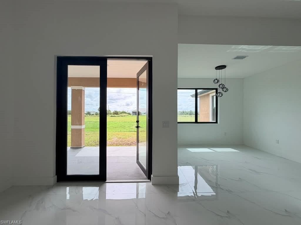 BANYAN VILLAGE - Residential