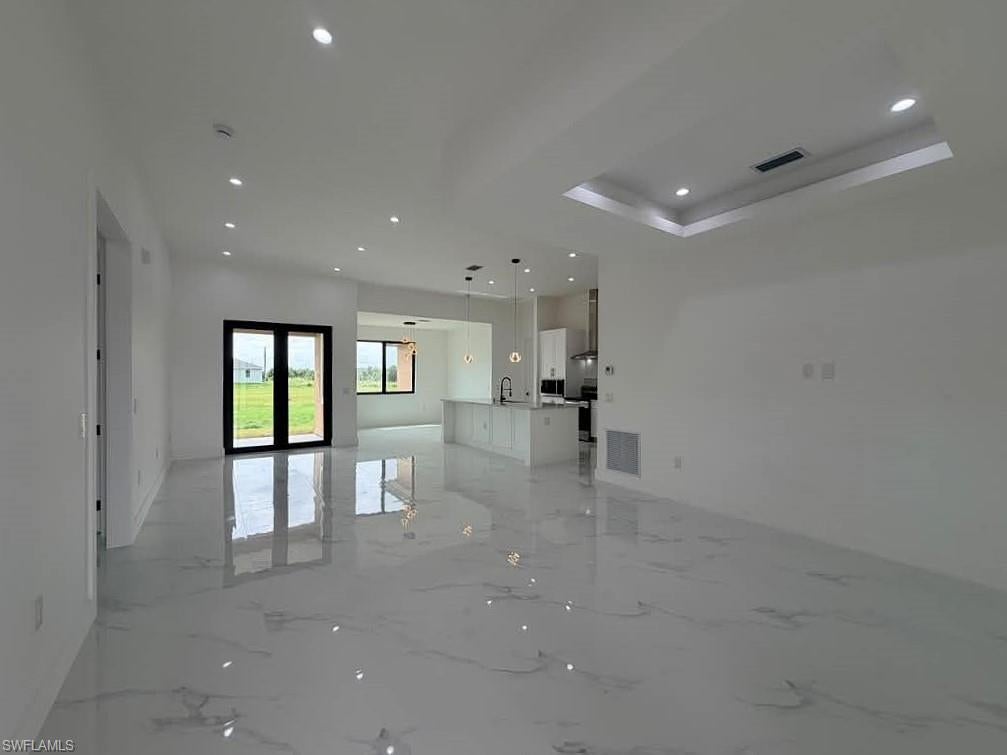 BANYAN VILLAGE - Residential