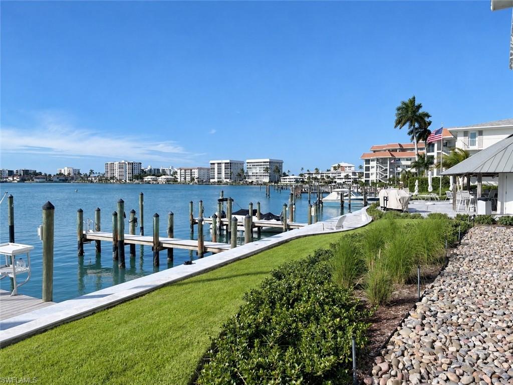 MOORINGS BAY APTS - Residential