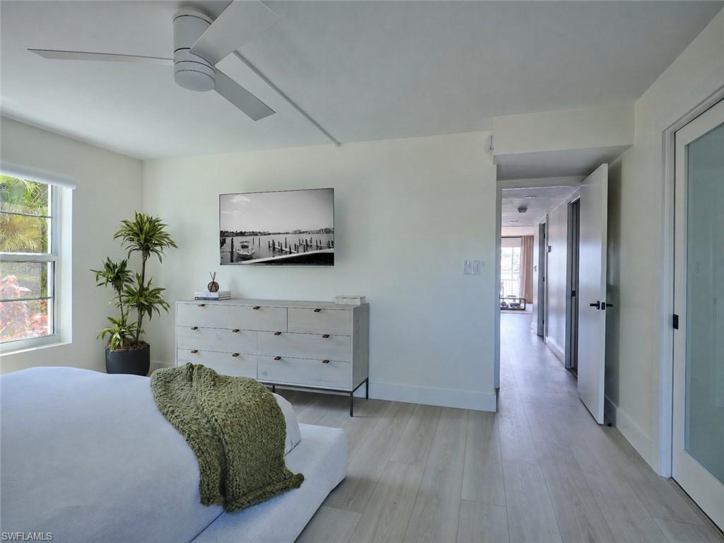 MOORINGS BAY APTS - Residential