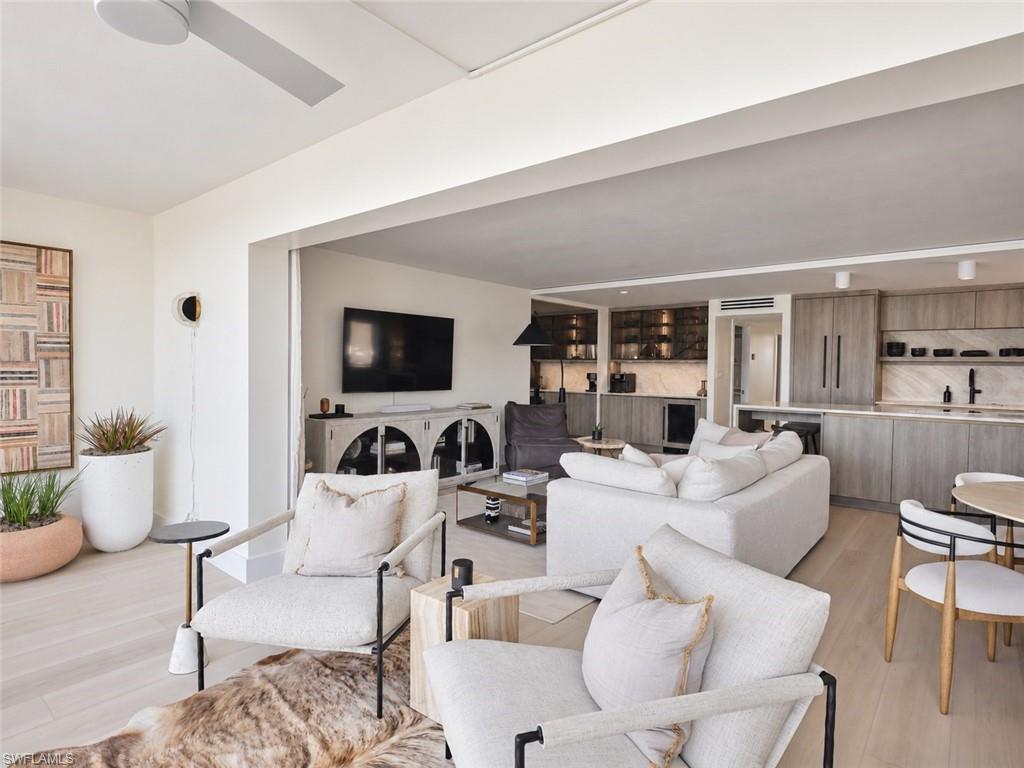 MOORINGS BAY APTS - Residential