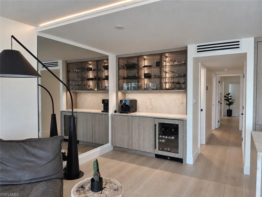 MOORINGS BAY APTS - Residential